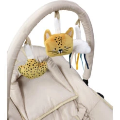 Tryco Leopard Lenny Zand Wipstoel TR-272702 6 Tryco Leopard Lenny Zand Wipstoel TR-272702 -babybenodigdheden tryco leopard lenny sand wipstoel tr 272702 5