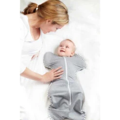 Love To Dream Swaddle Up 1.0 Grey Medium 6-8.5 Kg Inbakerslaapzak L1001001GRM -babybenodigdheden vlove to dream swaddle up grey medium 6 8.5 kg inbakerslaapzak l1001001grm 6