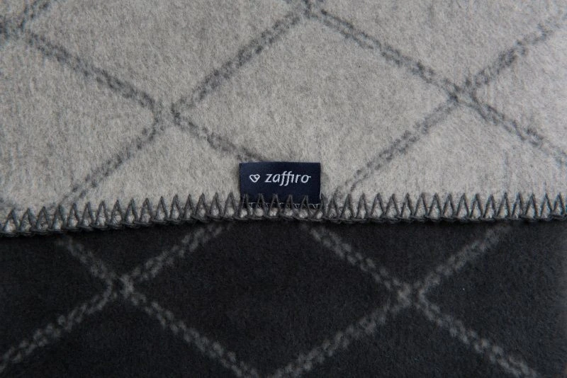 Zaffiro Antraciet & Grijs Ruitjes 75 x 100 cm Wiegdeken 40795 Zaffiro Antraciet & Grijs Ruitjes 75 X 100 Cm Wiegdeken 40795 -babybenodigdheden zaffiro deken ruit antraciet grijs ea1 3