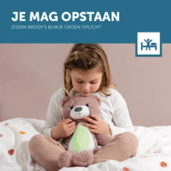 Zazu Brody De Beer Roze Slaaptrainer ZA-BRODY-03 -babybenodigdheden zazu brody de beer roze slaaptrainer sfeer 6